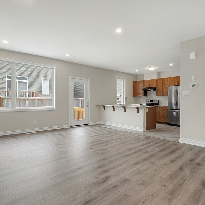 For Lease - 161 Ryan Reynolds Way, Orleans - Cumberland and Area, Ontario - Photo 1