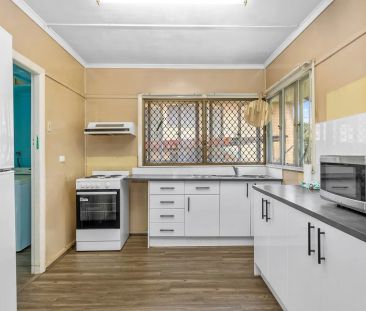 3 Saxby Street, Zillmere QLD 4034 - House For Rent | Domain - Photo 6