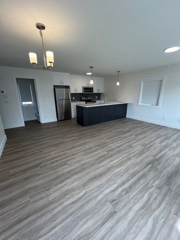 2 Bed Townhome + 2 Car Garage (Townhome #10) - Photo 3