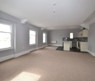 4 bedroom apartment to rent - Photo 2