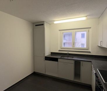 Gemütliche 4.5 Zimmer-Wohnung an ruhiger Lage - Photo 2