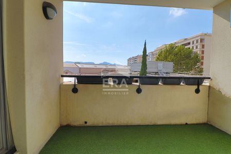 Appartement 10ème - Secteur Saint Jean - 3 pièces 71 m2 - Balcon - Parking - Traversant - Photo 5