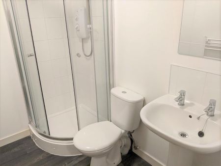 2 bedroom flat to rent - Photo 4