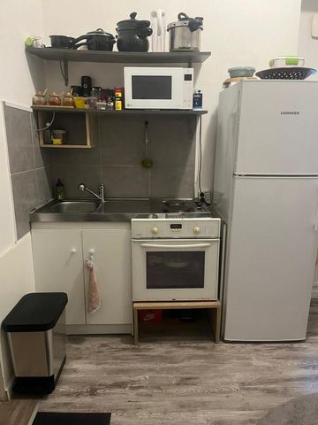 Appartement 2 pièces 29m2 MARSEILLE 10EME 530 euros - Photo 2