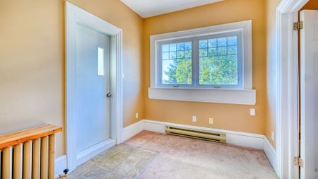 For Lease - 1110 Simcoe Street Unit# Upper #3, Oshawa, Ontario - Photo 4