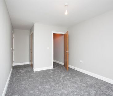 Apt 16 Grafton Court, 85 Kings Road, - Photo 5