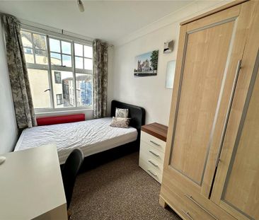 2 bedroom flat to rent - Photo 3