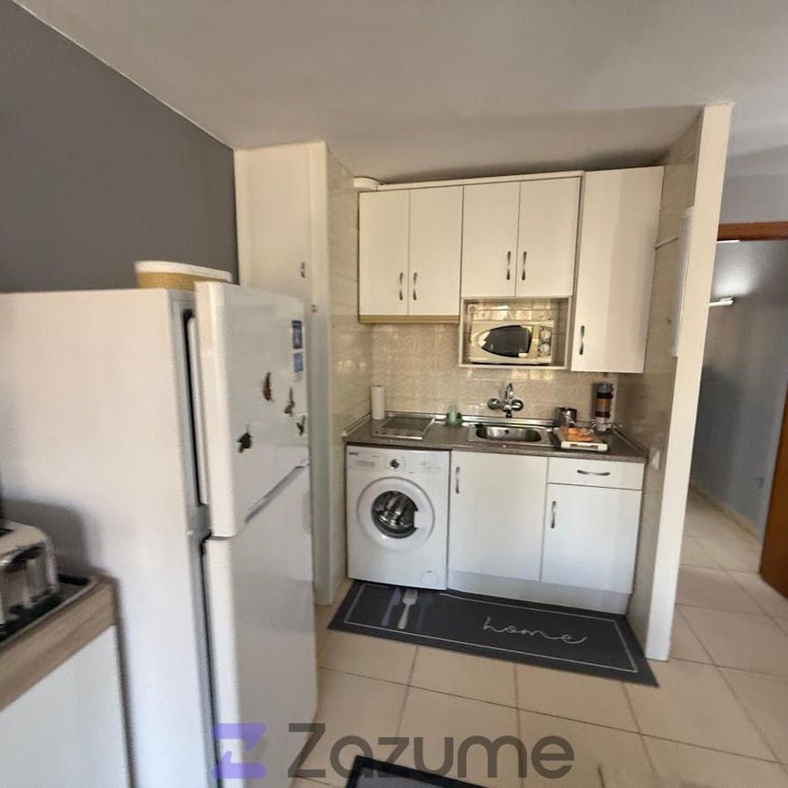 Piso de alquiler en C. de Londres, 4, Rincón Alto - Photo 1