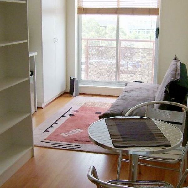 Stylish Studio Opposite Crown – Fully Furnished & Ready to Move In! - Photo 1