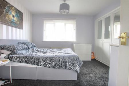 3 bedroom detached house to rent - Photo 4