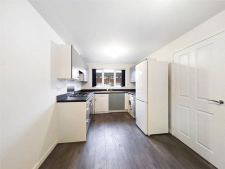 3 Bed Terraced House, Whit Lane, M6 - Photo 3
