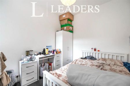 5 bedroom terraced house to rent - Photo 4