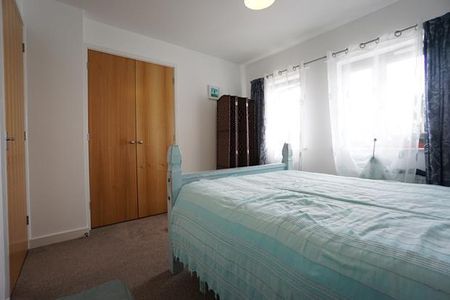 3 bedroom end of terrace house to rent - Photo 5