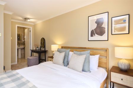 Brompton Park Crescent, London, SW6 ground floor flat to rent - Photo 5