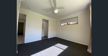 MODERN DUPLEX WITH FULLY SIZE BACKYARD - Photo 4