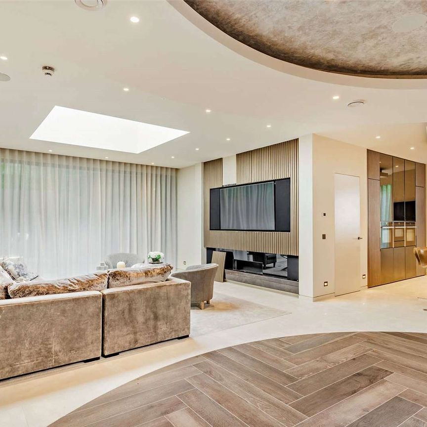 One of a kind, luxury home in a prime Bowdon location. - Photo 1