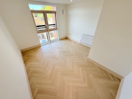 2 Bed Flat, Kilburn High Road, NW6 - Photo 3