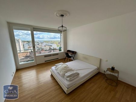 Location Appartement 1 pièce 16m² LA ROCHE SUR YON 85000 - Photo 3