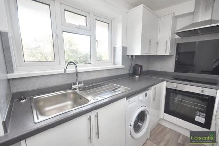 2 bedroom flat to rent - Photo 5