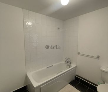 Apartment to rent in Cork, Pembroke - Photo 3