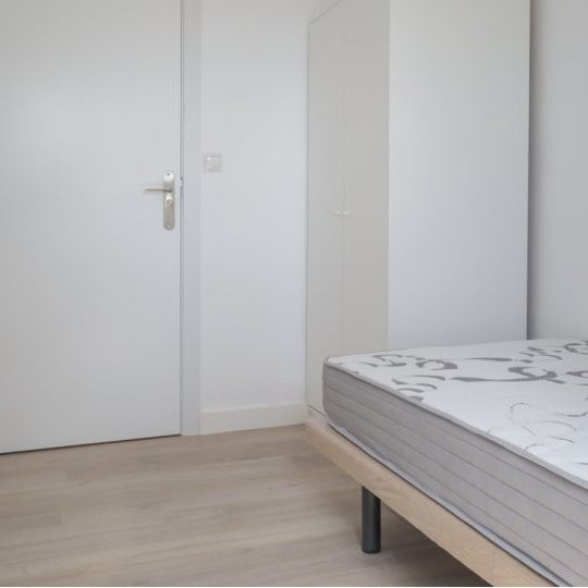 madrid, Community of Madrid 28032 - Photo 1