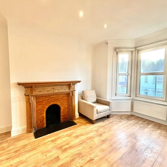 Huddlestone Road, Willesden Green, London, NW2 - Photo 1