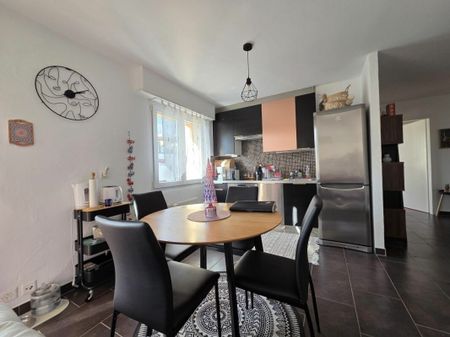 Renovated – spacious 2.5 pces near school with parking space - Photo 5