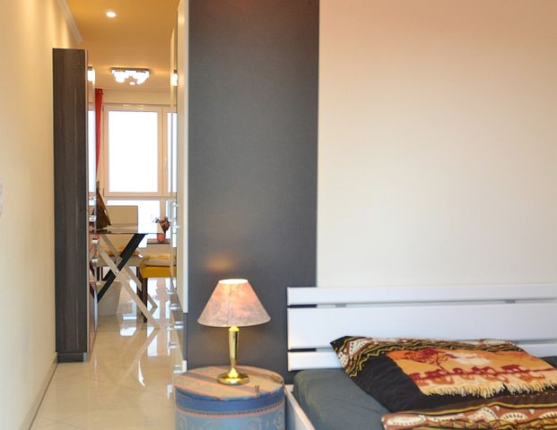 Stilvoll zu Hause: Charmante Wohnung mit Balkon - Video Online - Photo 1