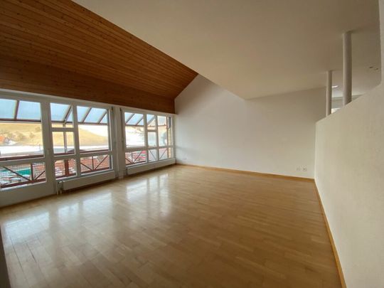 very nice and spacious 4-room apartment on the upper floor - Photo 1