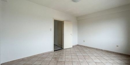 Appartement te huur in Schaarbeek voor € 900 met 1 slaapkamer - Photo 2