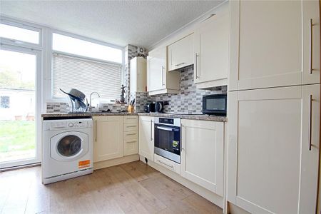 2 bedroom flat to rent - Photo 4