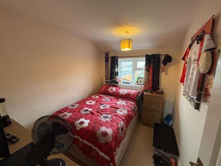 3 bedroom semi-detached house to rent - Photo 4