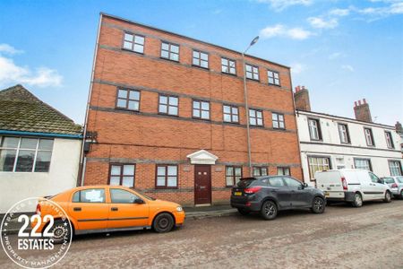 1 bedroom ground floor flat to rent - Photo 3