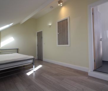 West Grove, Roath, Cardiff - Photo 4