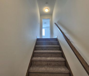 For Lease - 3284 Mariner Pass, Oakville, Ontario - Photo 4