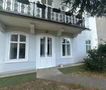 !! 1130 Wien, Speising !! Exklusive 150m2 Altbauwohnung in prachtvoller Villa mit großem Eigengarten und Pool zu vermieten! - Photo 1
