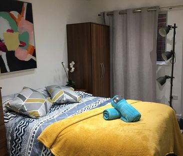 Studio Flat, Chatsworth Road, NW2 - Photo 2