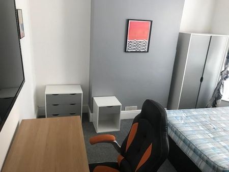 4 bedroom house share to rent - Photo 3