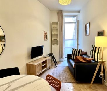 Location Appartement 2 pièces 25m² MARSEILLE 1er - Photo 2