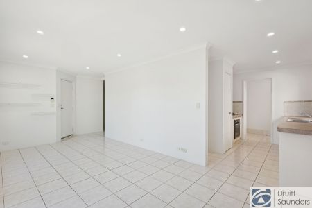 FANTASTIC VILLA IN PRIME LOCATION - Photo 3