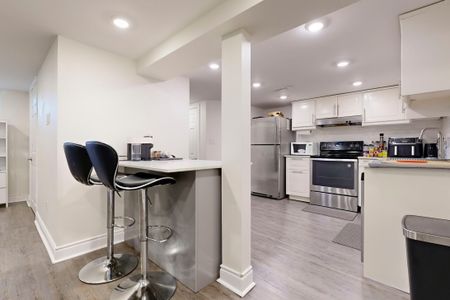 For Lease - 213 Rosedale Drive, Whitby, Ontario - Photo 4