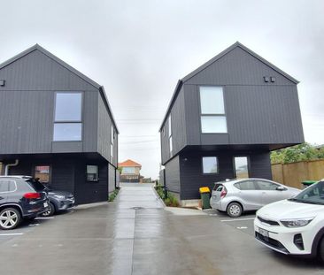 Brand New 2-Bedroom, 2-Bathroom Home with Modern Living Spaces - Photo 5