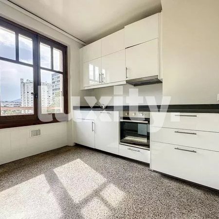 Renovated 5-room apartment! - Photo 4