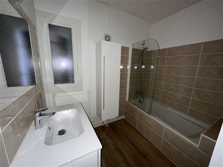 BEL APPARTEMENT RÉNOVÉ - Photo 4