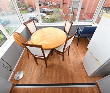 5 bedroom House in Howden Place, Leeds - Photo 5