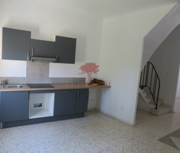 Location Appartement 4 pièces 84m² MONTPEYROUX 34150 - Photo 1