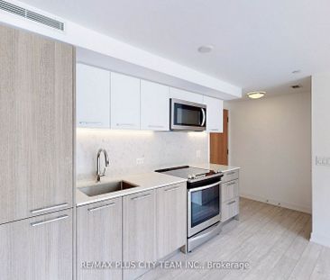 Riverside Square Lofts 15-45 , #915 - Photo 2