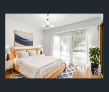 COMFORT & CONVENIENCE! - Photo 2