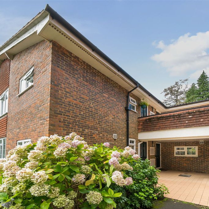 The Moorings, Hindhead, Surrey, GU26 - Photo 1