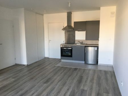 Location Appartement 2 pièces 40m² MAINVILLIERS 28300 - Photo 2